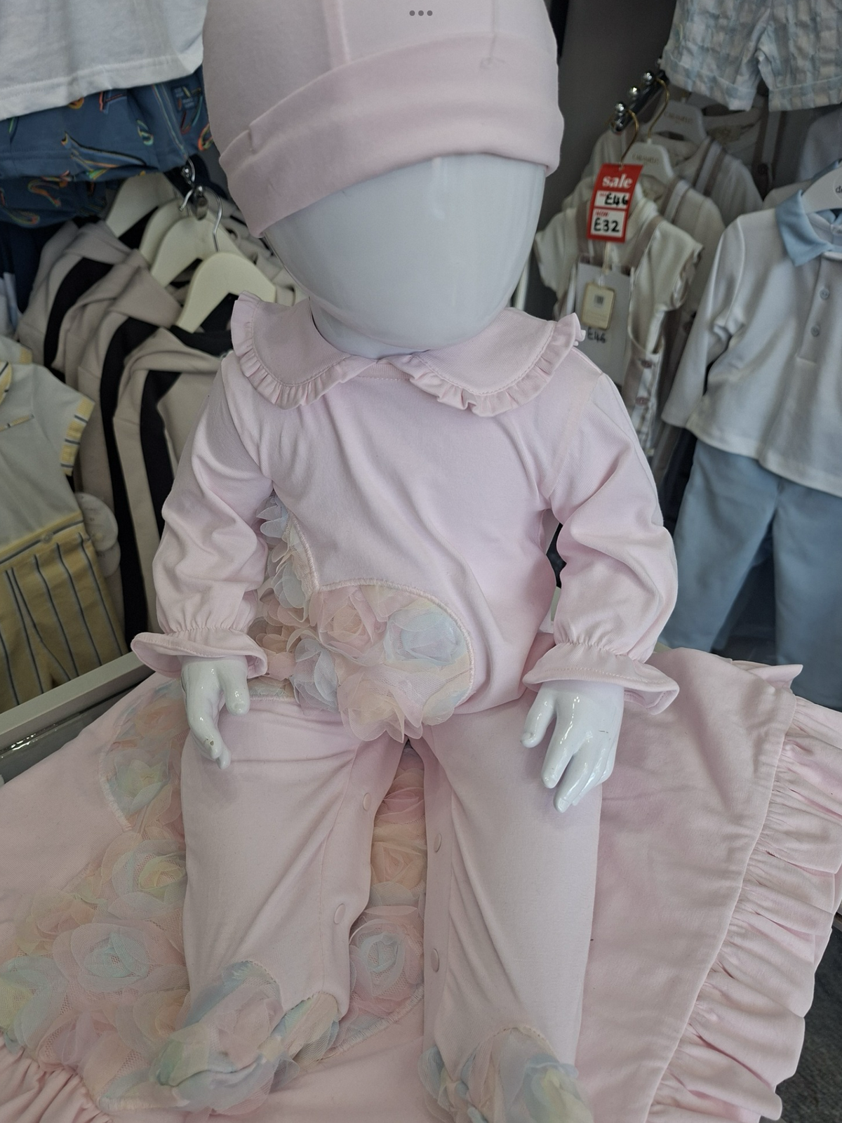 Avelorie Baby babygro and matching hat 0426752